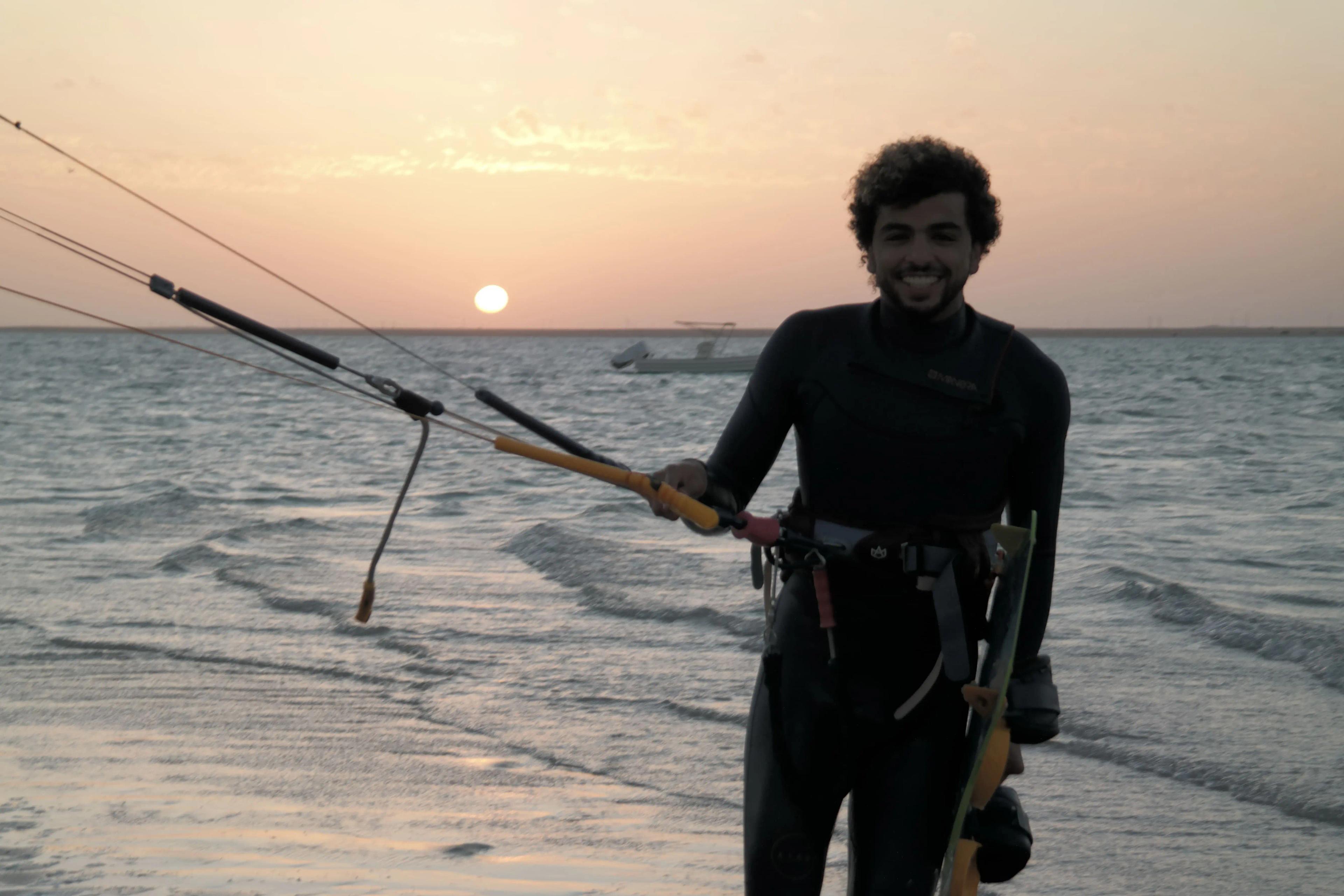 Cours de wingfoil sur eau plate dans la lagune de Dakhla.